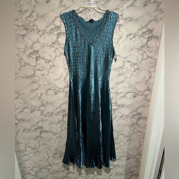 Komarov Women's Beaded Charmeuse & Chiffon Midi Dress Size PL - Picture 1 of 8